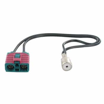 AM / FM antenna adapter